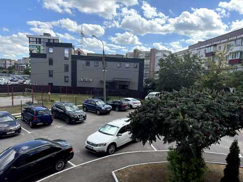 квартира за адресою Злуки просп., 8