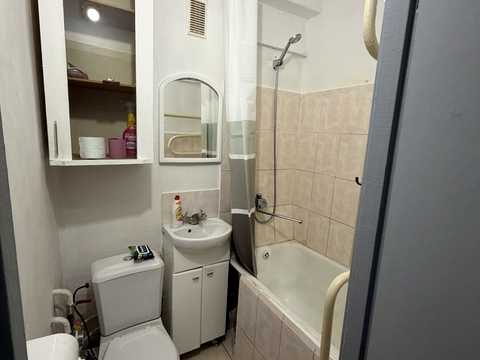 квартира за адресою Богатирська вул., 10