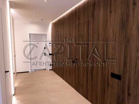 квартира за адресою Причальна вул., 10