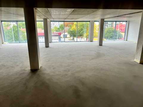 комерційна за адресою Миколи Хвильового вул., 3