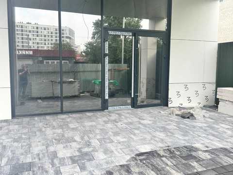 комерційна за адресою Миколи Хвильового вул., 3