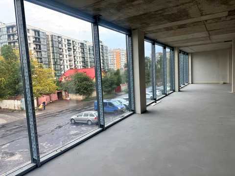 комерційна за адресою Миколи Хвильового вул., 3