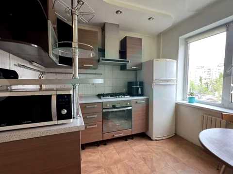 квартира за адресою Героїв просп., 4