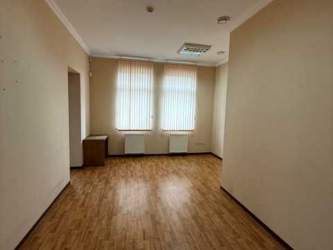 комерційна за адресою Павла Загребельного вул. (Миколи Раєвського), 10