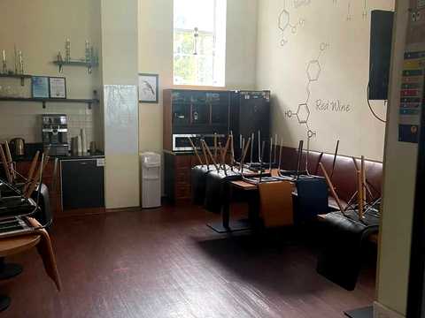 комерційна за адресою Івана Федорова вул., 13