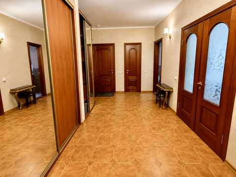 квартира по адресу Голосеевский просп. (40-летия Октября), 68