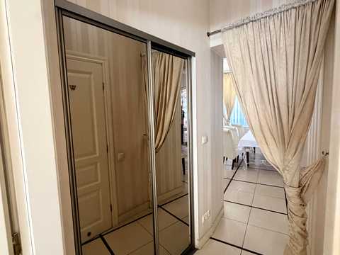 коммерческая по адресу Даниила Галицкого пл., 2