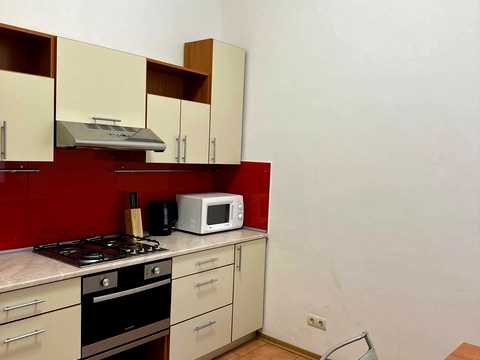 квартира за адресою Богдана Хмельницького вул., 36