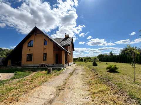 будинок за адресою Центральна, 4-Б
