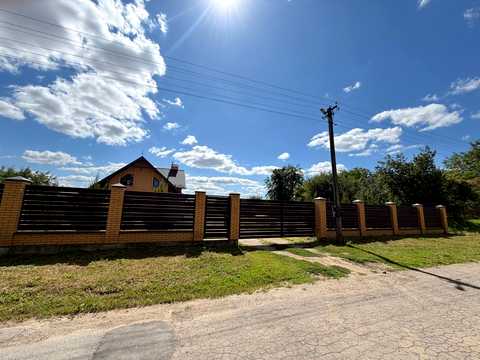 будинок за адресою Центральна, 4-Б