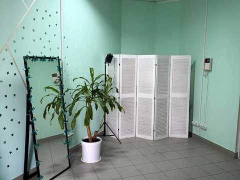 комерційна за адресою Срібнокільська вул., 1
