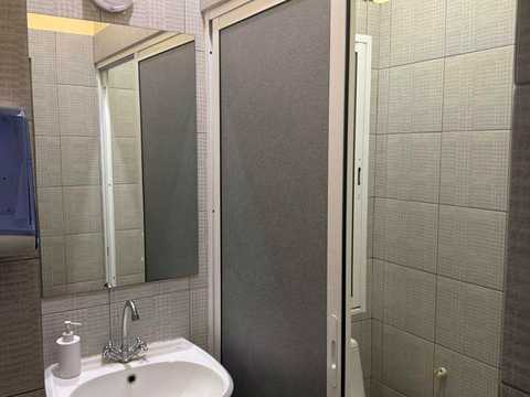 комерційна за адресою Срібнокільська вул., 1