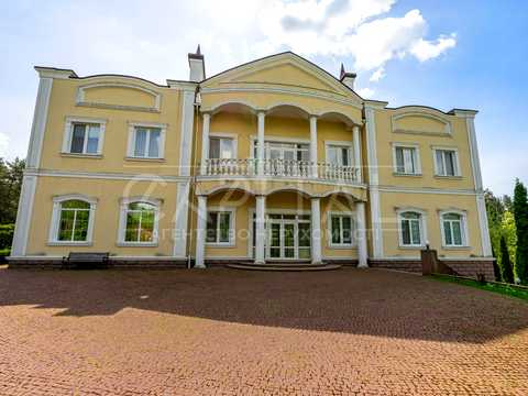 дом по адресу центральна