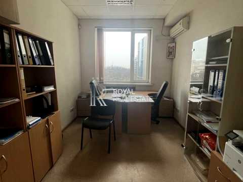 комерційна за адресою Миколи Міхновського бульв. (Дружби народів), 38