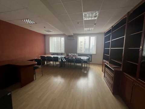 комерційна за адресою Миколи Міхновського бульв. (Дружби народів), 38