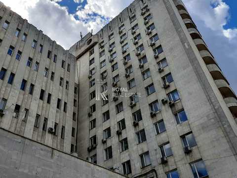комерційна за адресою Миколи Міхновського бульв. (Дружби народів), 38