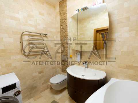 квартира за адресою Регенераторна вул., 4 к4