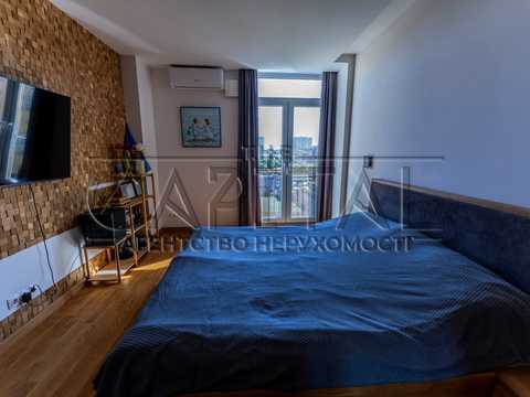 квартира за адресою Регенераторна вул., 4 к4
