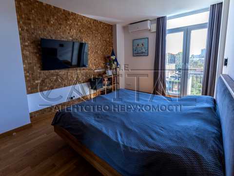квартира за адресою Регенераторна вул., 4 к4