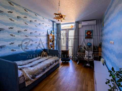 квартира за адресою Регенераторна вул., 4 к4