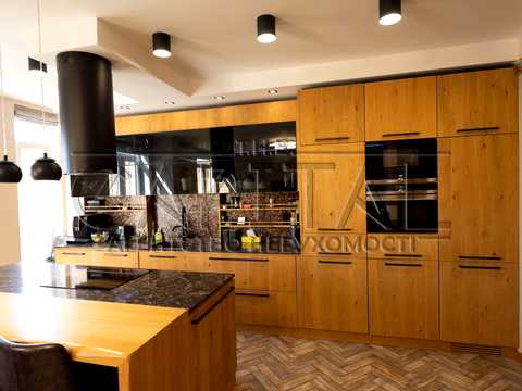 квартира за адресою Регенераторна вул., 4 к4
