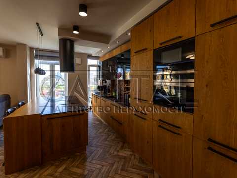 квартира за адресою Регенераторна вул., 4 к4