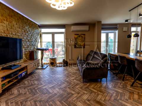 квартира за адресою Регенераторна вул., 4 к4