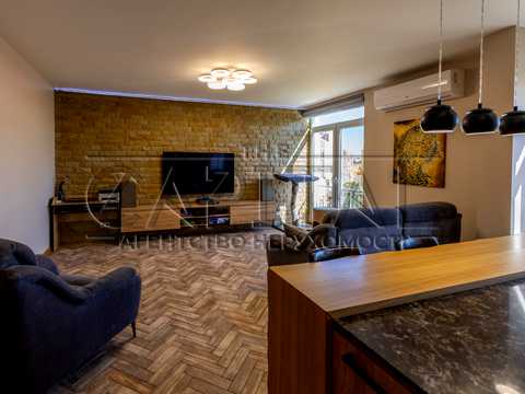 квартира за адресою Регенераторна вул., 4 к4