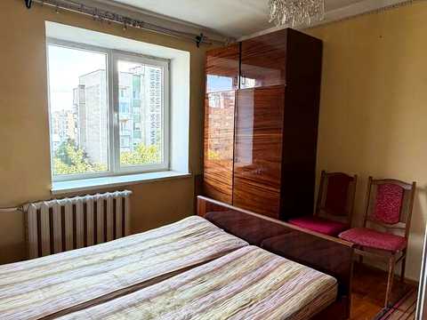квартира за адресою Івана Миколайчука вул., 12