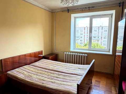 квартира за адресою Івана Миколайчука вул., 12