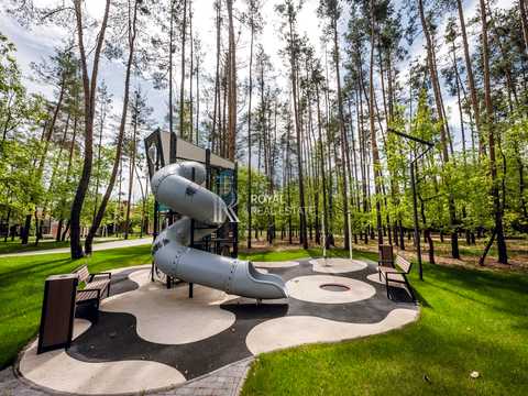 будинок за адресою смт. Козин, Лісова вул.