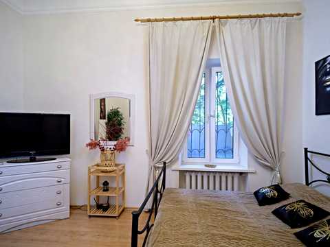 будинок за адресою Решата Аметова вул. (Романа Кармена), 9б