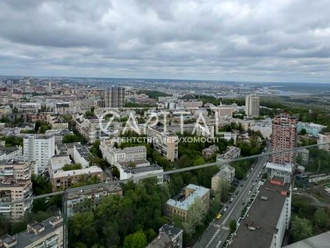 комерційна за адресою Кловський узвіз, 7