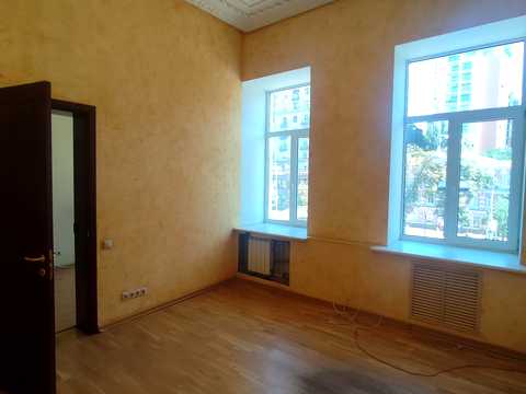 коммерческая по адресу Крещатик ул. (Kreschatic), 44