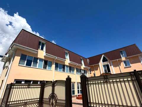 комерційна за адресою Ромашкова вул., 102