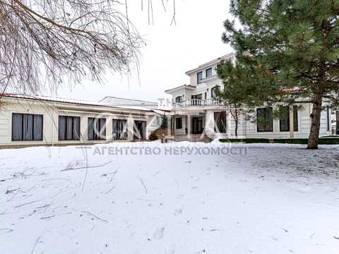 будинок за адресою смт. Козин, Лугова вул., 34