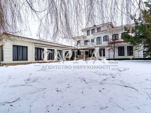 будинок за адресою смт. Козин, Лугова вул., 34