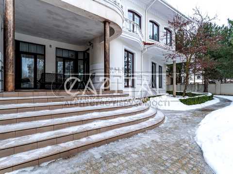 будинок за адресою смт. Козин, Лугова вул., 34