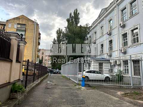 комерційна за адресою Саксаганського вул., 111А