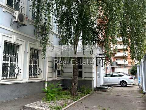 комерційна за адресою Саксаганського вул., 111А