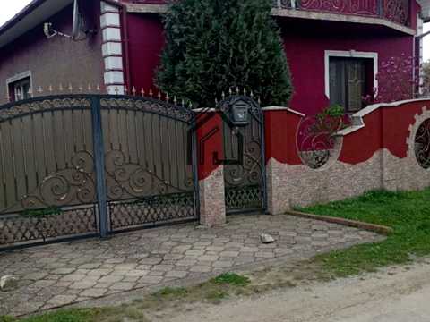 будинок за адресою Головна, 5