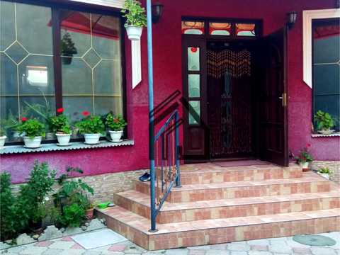 будинок за адресою Головна, 5