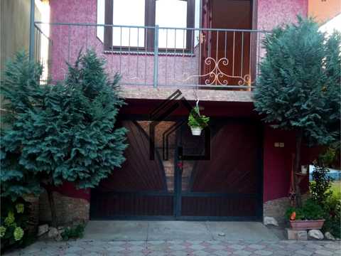 будинок за адресою Головна, 5