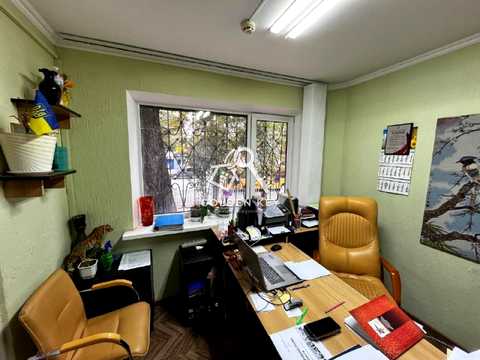 комерційна за адресою Миру просп., 50
