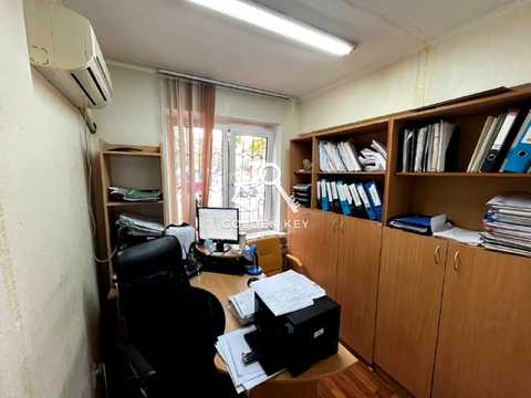 комерційна за адресою Миру просп., 50