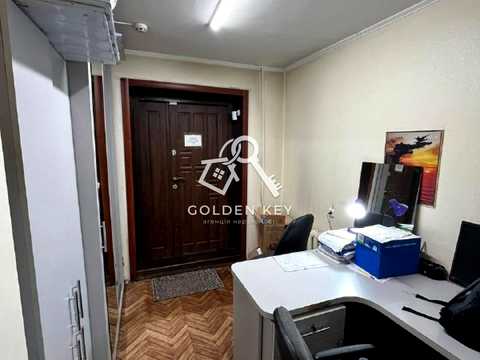 комерційна за адресою Миру просп., 50
