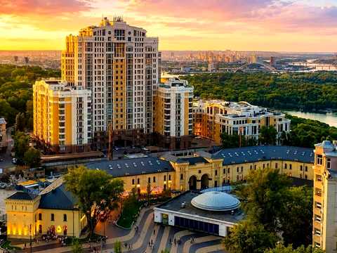 паркомісце за адресою Михайла Грушевського вул., 9-А