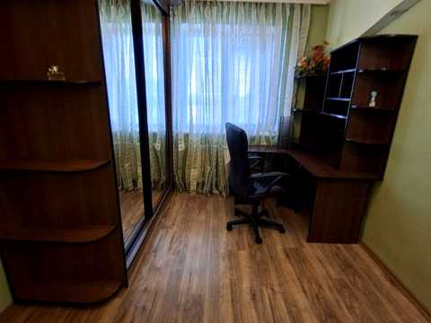 квартира за адресою Лахтинська вул., 11