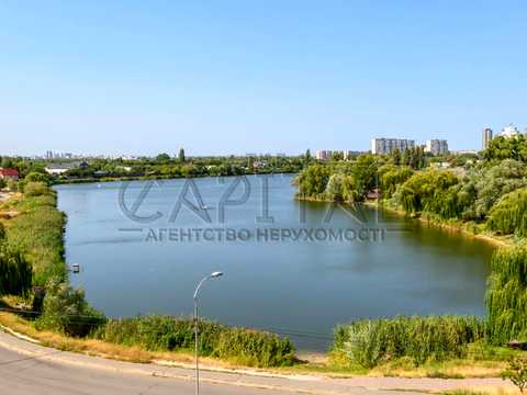коммерческая по адресу Радужная ул., 1