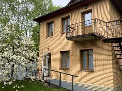 будинок за адресою Лугова